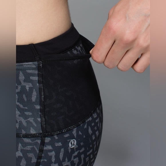 🍋Lululemon Running In The City 7/8 Tight *Full-On Luxtreme - Picture 5 of 14
